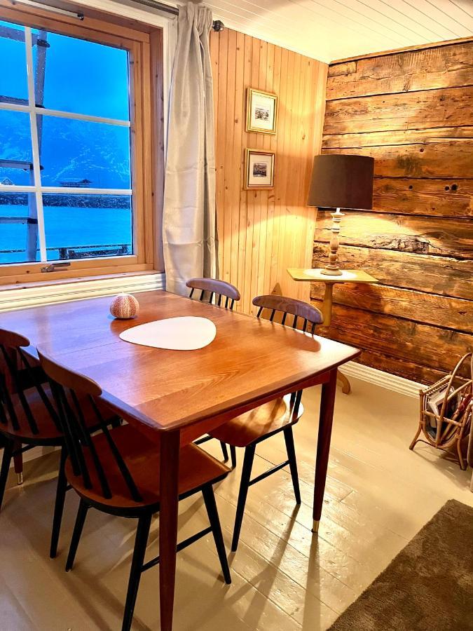 Lofoten Suite Apartments - Rostad Retro Rorbuer 雷讷 外观 照片
