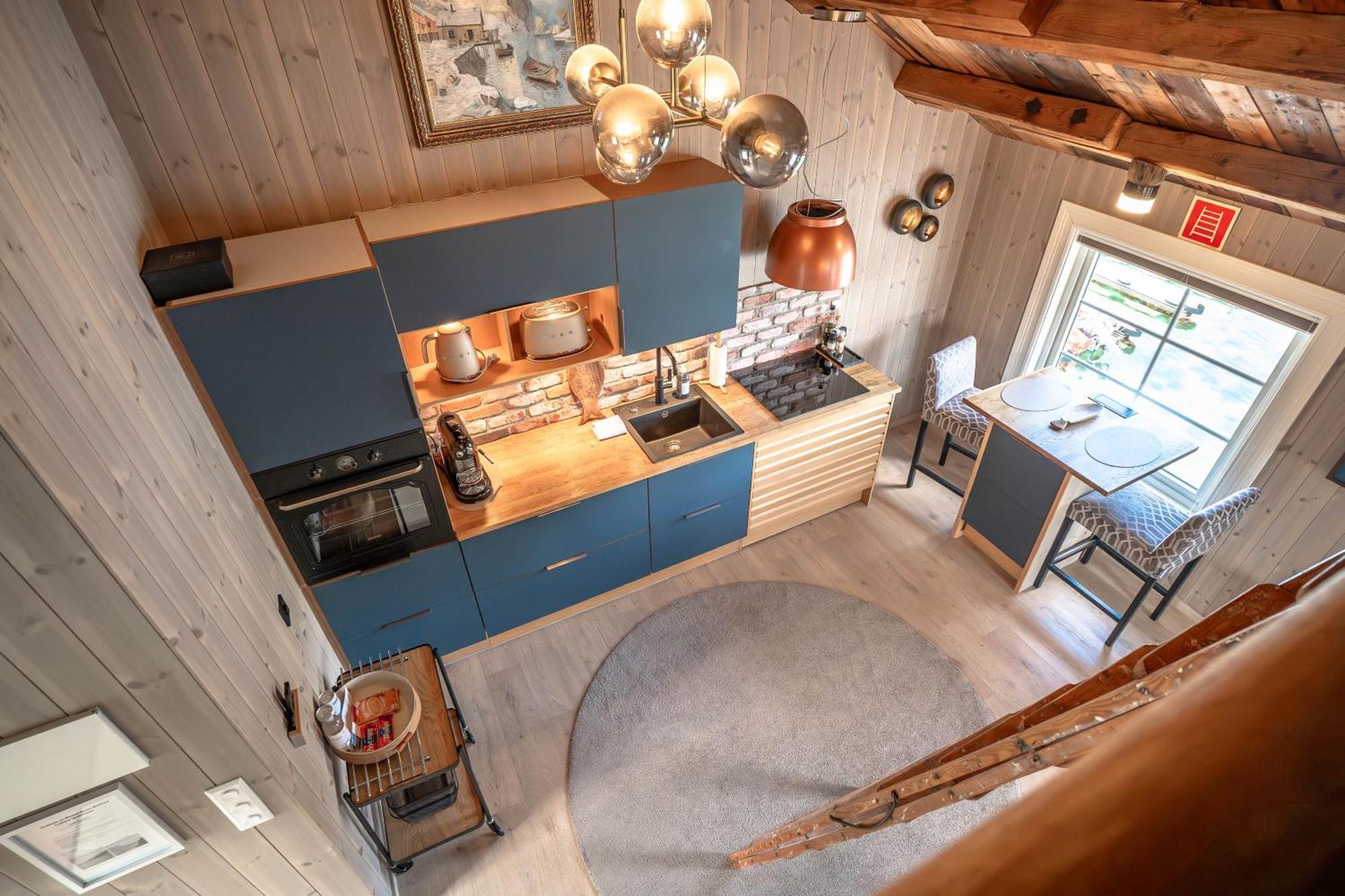 Lofoten Suite Apartments - Rostad Retro Rorbuer 雷讷 外观 照片